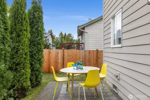 Exterior - 18022 29th Ave SE, Bothell, WA 98012 photo 4 of 6
