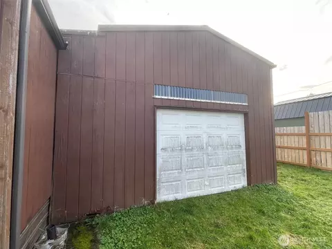 131 SW E St, Forks, WA 98331 photo 3
