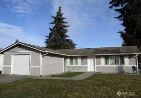 8818 159th St E, Puyallup, WA 98375