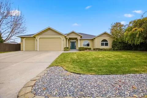 1107 SE Harvest Dr, College Place, WA 99324