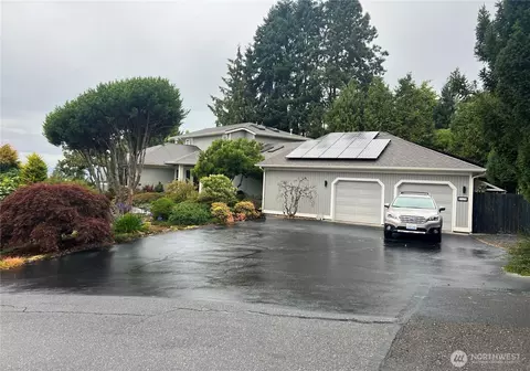 7425 Braemar Dr, Edmonds, WA 98026
