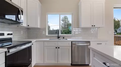 3205 19th St, Everett, WA 98201 photo 3
