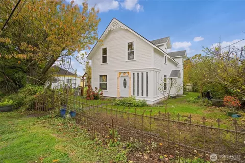 5860 Bow St, Bow, WA 98232