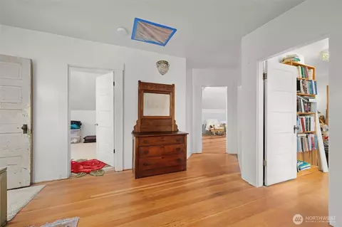 Entry Way - 5860 Bow St, Bow, WA 98232 photo 4 of 5