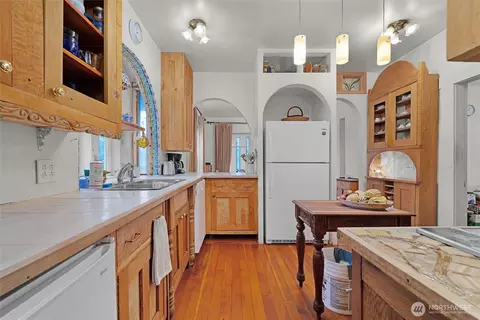 Kitchen - 5860 Bow St, Bow, WA 98232 photo 4 of 4