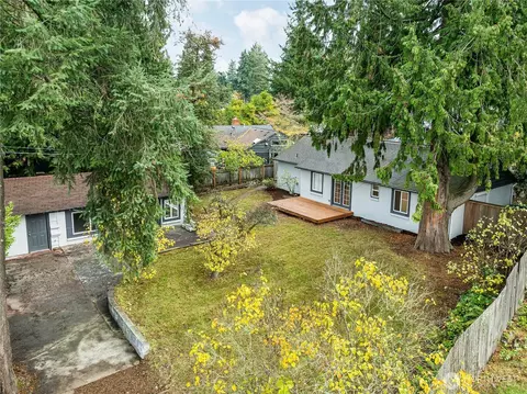 16167 Midvale Ave N, Shoreline, WA 98133