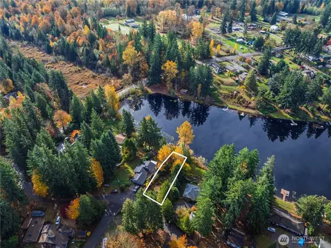 33401 E Lake Holm Dr SE, Auburn, WA 98092