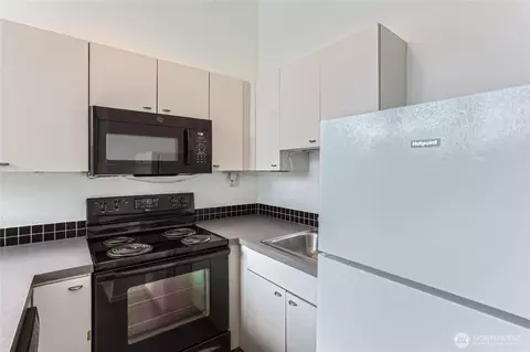Kitchen - 417 E Pine St #309, Seattle, WA 98122 photo 1 of 3