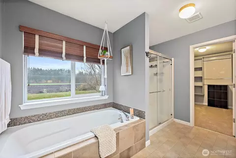 Bath - 7273 Radius Loop SE, Lacey, WA 98513 photo 3 of 4