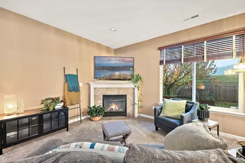 Living - 7273 Radius Loop SE, Lacey, WA 98513 photo 4 of 4
