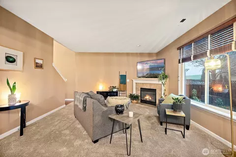 Living - 7273 Radius Loop SE, Lacey, WA 98513 photo 2 of 4