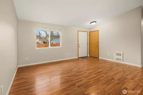 Living - 1019 Kessler Dr, Sultan, WA 98294 photo 6 of 6