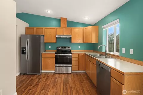 Kitchen - 1019 Kessler Dr, Sultan, WA 98294 photo 1 of 2