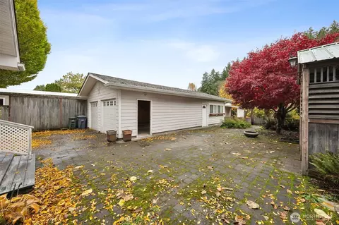 Exterior - 12903 Valley Ave E, Sumner, WA 98390 photo 8 of 11