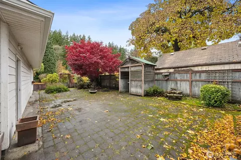 Exterior - 12903 Valley Ave E, Sumner, WA 98390 photo 6 of 11