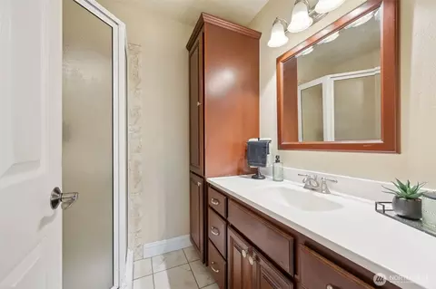Bath - 12903 Valley Ave E, Sumner, WA 98390 photo 1 of 2