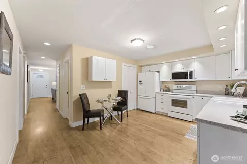 Entry Way - 12903 Valley Ave E, Sumner, WA 98390 photo 1 of 1