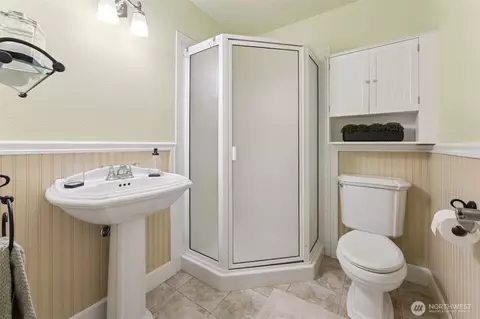 Bath - 12903 Valley Ave E, Sumner, WA 98390 photo 2 of 2