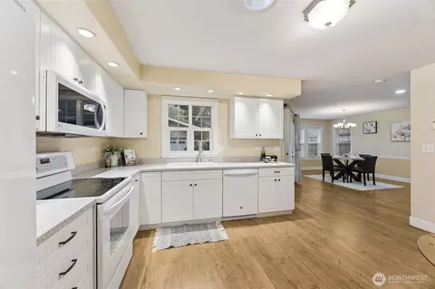 Kitchen - 12903 Valley Ave E, Sumner, WA 98390 photo 1 of 2
