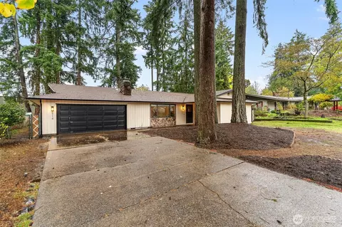 6714 Husky Way SE, Lacey, WA 98503