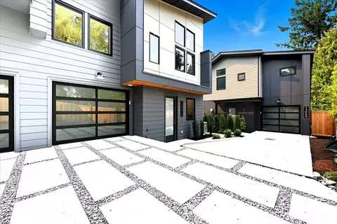 13047 39th Ave NE #B, Seattle, WA 98125