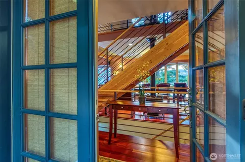 Entry Way - 599 Shore Dr, Eastsound, WA 98245 photo 1 of 2
