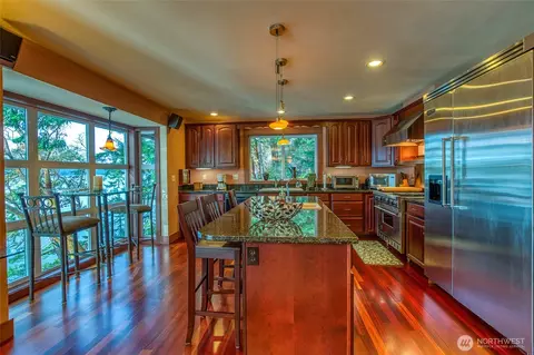 Kitchen - 599 Shore Dr, Eastsound, WA 98245 photo 3 of 4