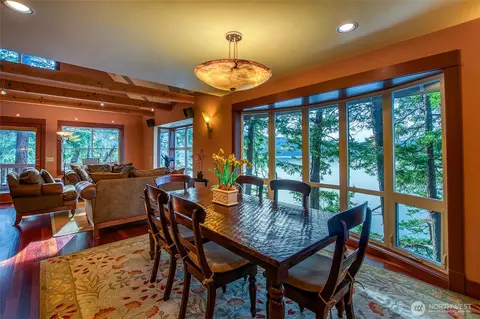 Dining - 599 Shore Dr, Eastsound, WA 98245 photo 2 of 4