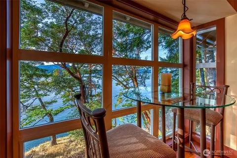 Dining - 599 Shore Dr, Eastsound, WA 98245 photo 4 of 4