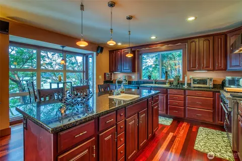 Kitchen - 599 Shore Dr, Eastsound, WA 98245 photo 2 of 4