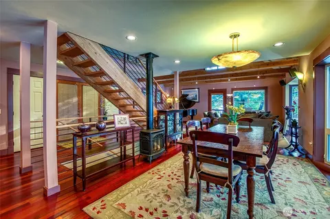 Dining - 599 Shore Dr, Eastsound, WA 98245 photo 3 of 4