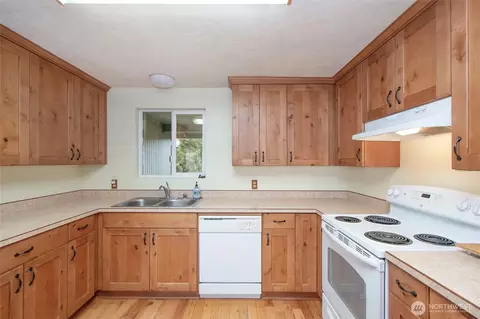 Kitchen - 62 Hogback Rd, Sequim, WA 98382 photo 3 of 4