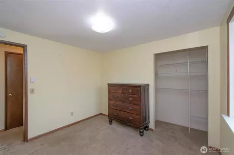 Bedroom - 62 Hogback Rd, Sequim, WA 98382 photo 2 of 5