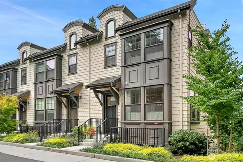 2130 10th Ave W #28, Seattle, WA 98119