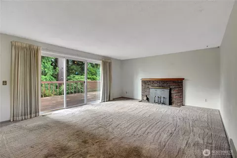 Living - 7903 Grant Dr, Everett, WA 98203 photo 2 of 4