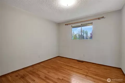 Bedroom - 7903 Grant Dr, Everett, WA 98203 photo 5 of 6