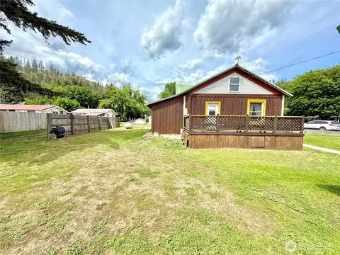 Exterior - 119 N Main St, Conconully, WA 98819 photo 4 of 7