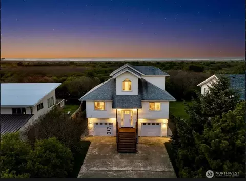 317 Sand Dune Ave SW, Ocean Shores, WA 98569