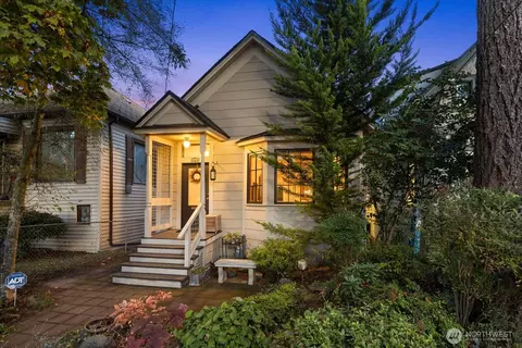 206 25th Ave S, Seattle, WA 98144