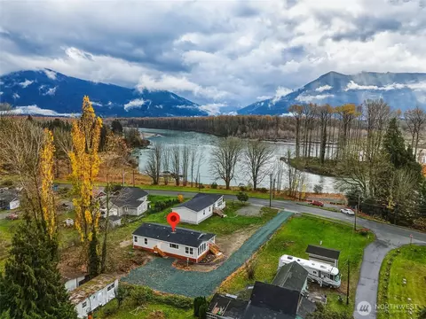 31285 W Main St, Lyman, WA 98263