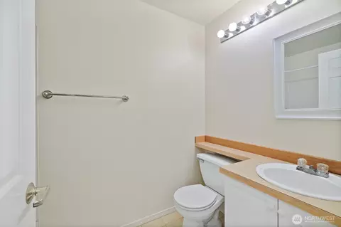 Bath - 16234 119th Pl NE #16-1, Bothell, WA 98011 photo 1 of 2