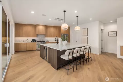 Kitchen - 2410 Everett Ave E, Seattle, WA 98102 photo 2 of 6