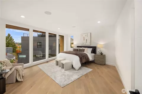 Bedroom - 2410 Everett Ave E, Seattle, WA 98102 photo 1 of 3