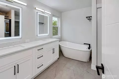 Bath - 1515 243rd Pl SW #A, Bothell, WA 98021 photo 4 of 9