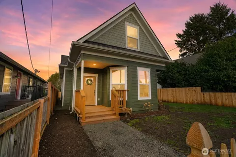 915 Eklund Ave, Hoquiam, WA 98550
