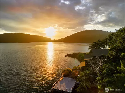 15833 Yokeko Dr, Anacortes, WA 98221