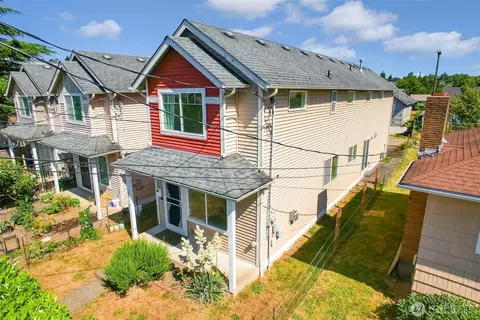 3910 S Holly St, Seattle, WA 98118