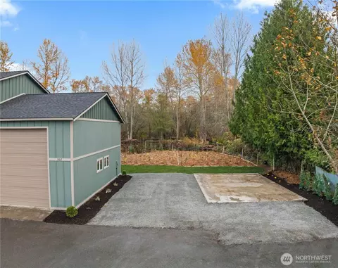 Exterior - 907 Orting Kapowsin Hwy E, Orting, WA 98360 photo 8 of 10