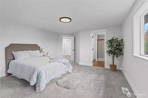 Bedroom - 907 Orting Kapowsin Hwy E, Orting, WA 98360 photo 2 of 5