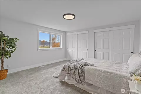 Bedroom - 907 Orting Kapowsin Hwy E, Orting, WA 98360 photo 1 of 5